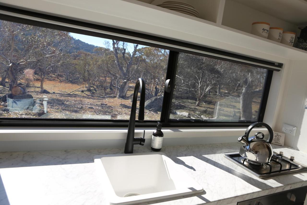 Big Yard Escapes - Two Off-Grid Tiny Houses On The Mowamba River Jindabyne Bagian luar foto