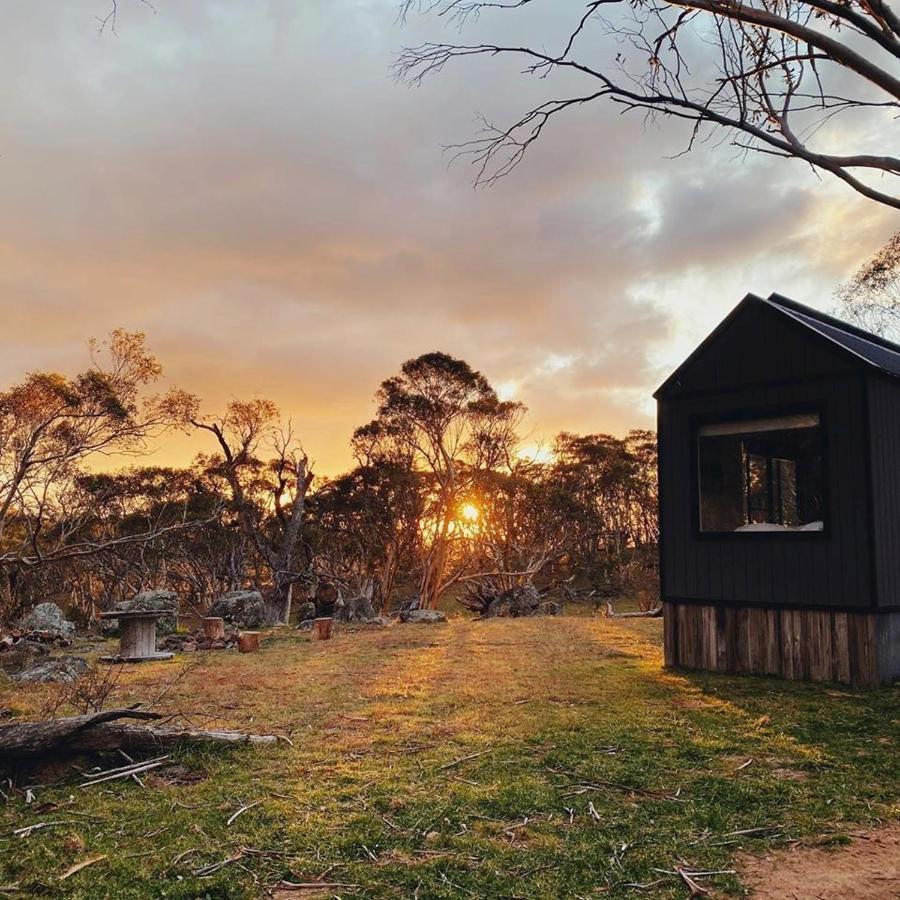 Big Yard Escapes - Two Off-Grid Tiny Houses On The Mowamba River Jindabyne Bagian luar foto