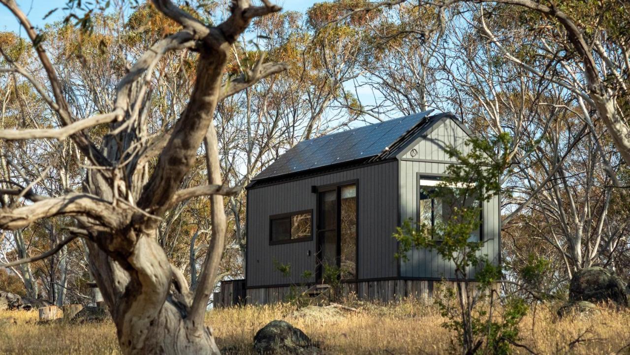 Big Yard Escapes - Two Off-Grid Tiny Houses On The Mowamba River Jindabyne Bagian luar foto