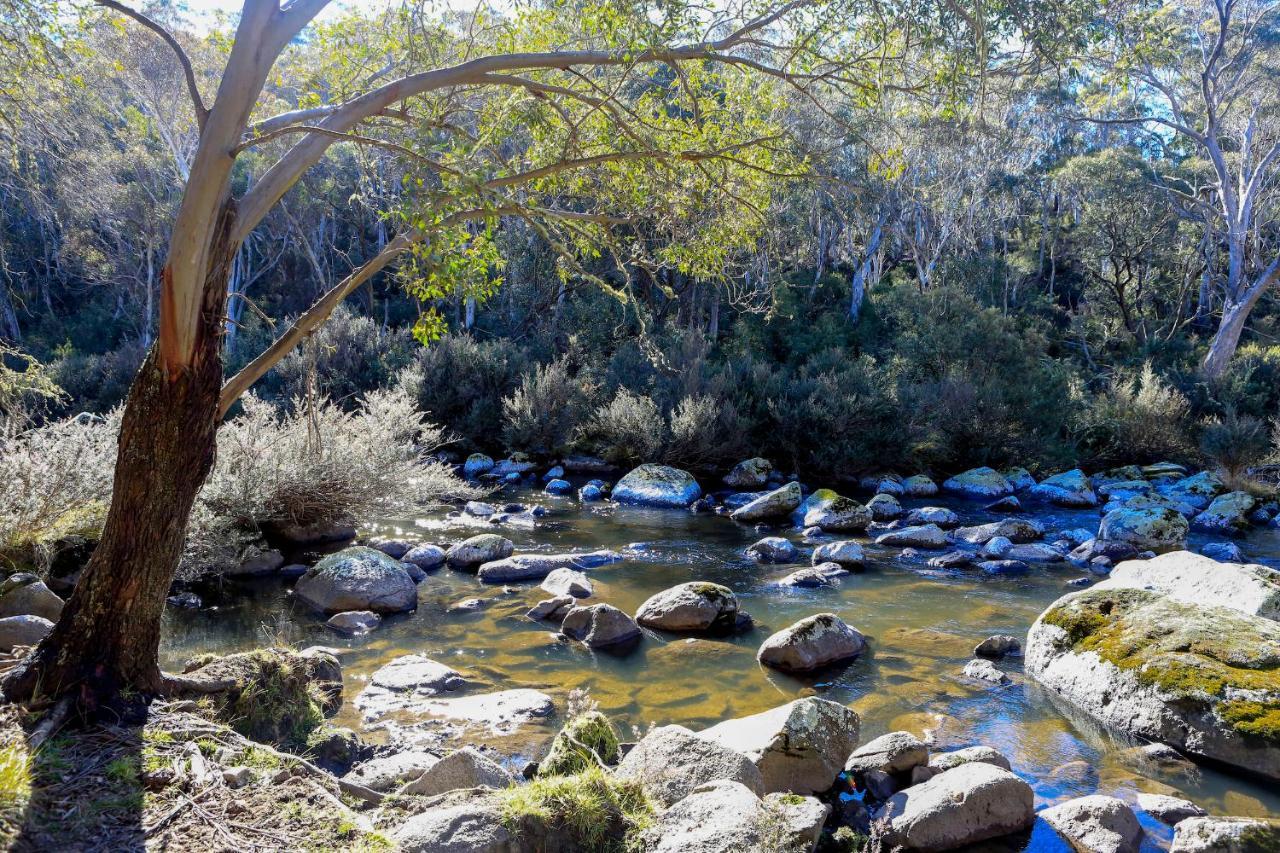 Big Yard Escapes - Two Off-Grid Tiny Houses On The Mowamba River Jindabyne Bagian luar foto