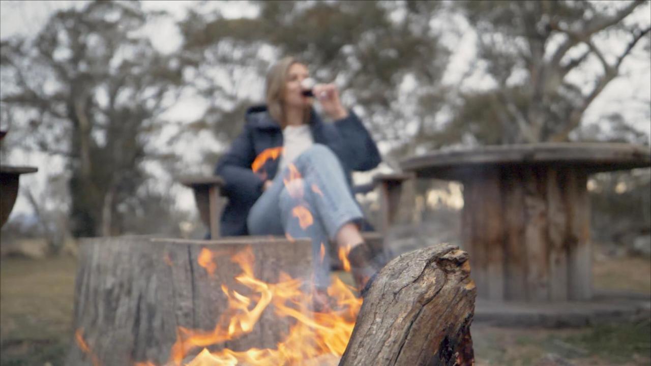 Big Yard Escapes - Two Off-Grid Tiny Houses On The Mowamba River Jindabyne Bagian luar foto