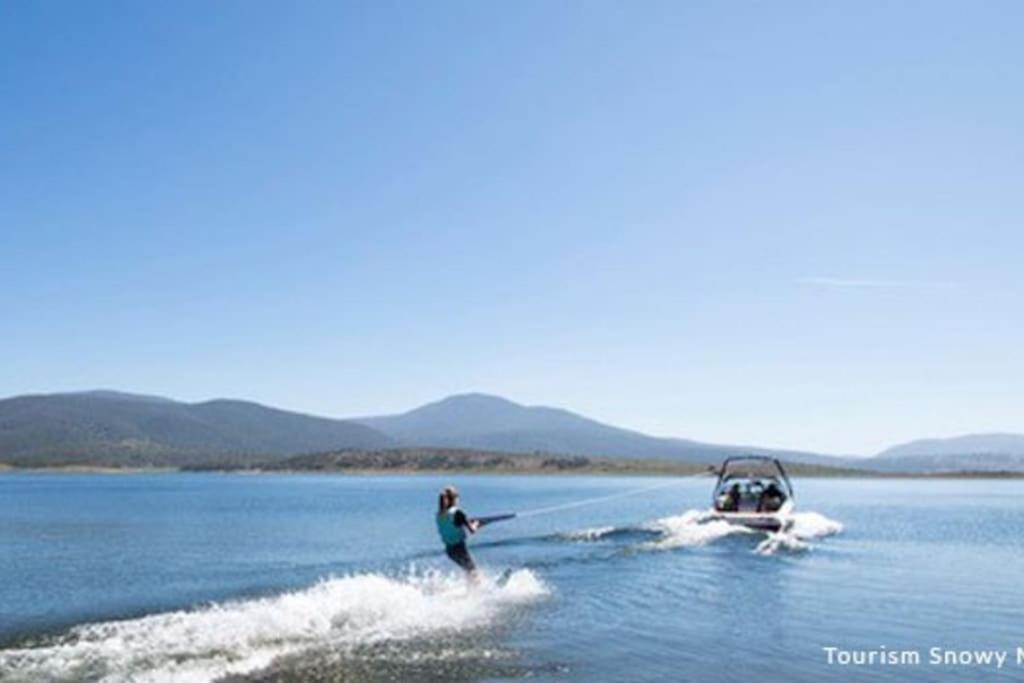 Big Yard Escapes - Two Off-Grid Tiny Houses On The Mowamba River Jindabyne Bagian luar foto