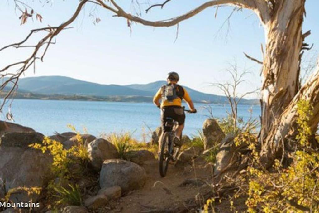 Big Yard Escapes - Two Off-Grid Tiny Houses On The Mowamba River Jindabyne Bagian luar foto