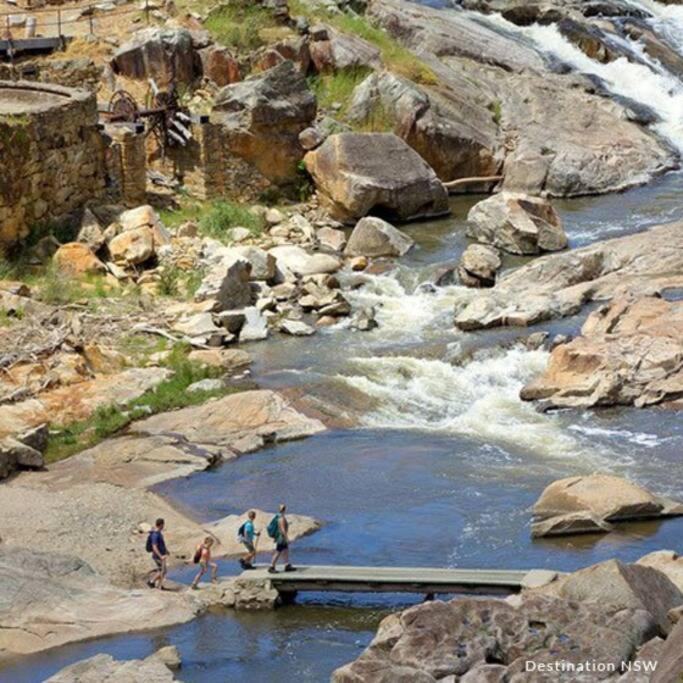 Big Yard Escapes - Two Off-Grid Tiny Houses On The Mowamba River Jindabyne Bagian luar foto