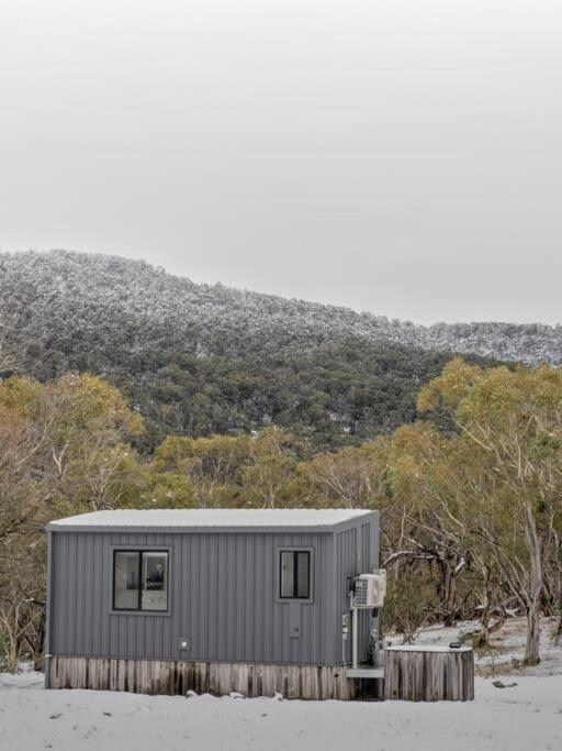 Big Yard Escapes - Two Off-Grid Tiny Houses On The Mowamba River Jindabyne Bagian luar foto