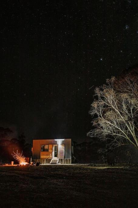 Big Yard Escapes - Two Off-Grid Tiny Houses On The Mowamba River Jindabyne Bagian luar foto