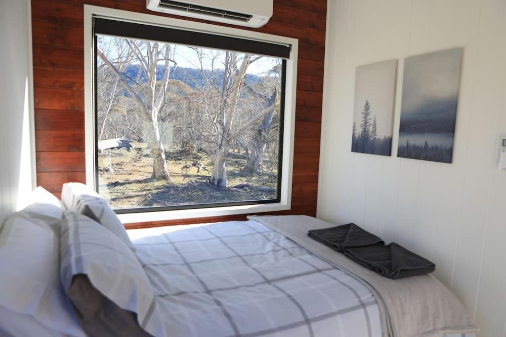 Big Yard Escapes - Two Off-Grid Tiny Houses On The Mowamba River Jindabyne Bagian luar foto