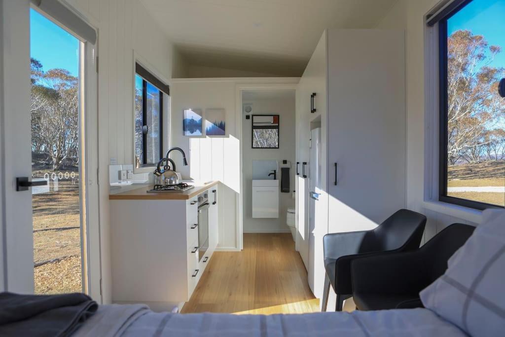 Big Yard Escapes - Two Off-Grid Tiny Houses On The Mowamba River Jindabyne Bagian luar foto